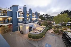 Mariposa Inn and Suites