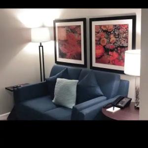 Mariposa Inn and Suites - 30