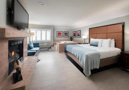 Mariposa Inn and Suites - 1