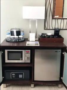 Mariposa Inn and Suites - 14