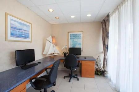 Travelodge by Wyndham Monterey Bay - 13