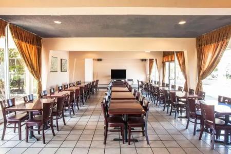 Travelodge by Wyndham Monterey Bay - 22