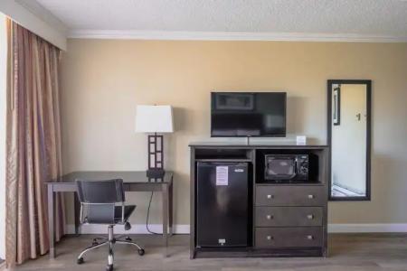 Travelodge by Wyndham Monterey Bay - 23