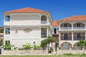 Athina Apartments, Kalamakion