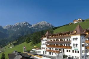 Kronplatz-Resort Berghotel Zirm, Valdaora