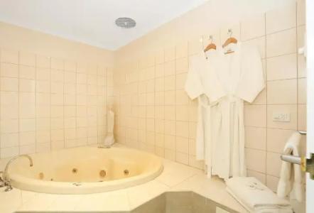 Quality Inn & Suites The Menzies - 105