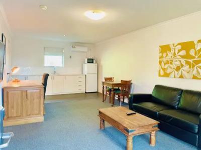 Quality Inn & Suites The Menzies - 86