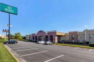 Quality Inn & Suites Airpark East, Greensboro