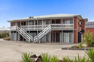The International, Apollo Bay