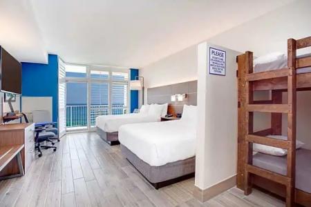 Holiday Inn Express & Suites Panama City Beach Beachfront by IHG - 148