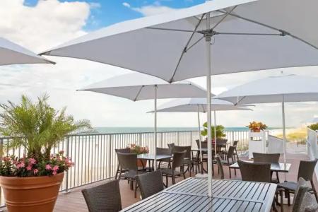 Holiday Inn Express & Suites Panama City Beach Beachfront by IHG - 29