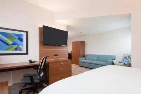 Holiday Inn Express & Suites Panama City Beach Beachfront by IHG - 144