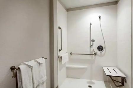Holiday Inn Express & Suites Panama City Beach Beachfront by IHG - 118
