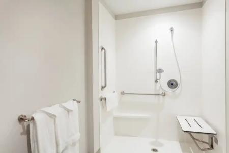 Holiday Inn Express & Suites Panama City Beach Beachfront by IHG - 8