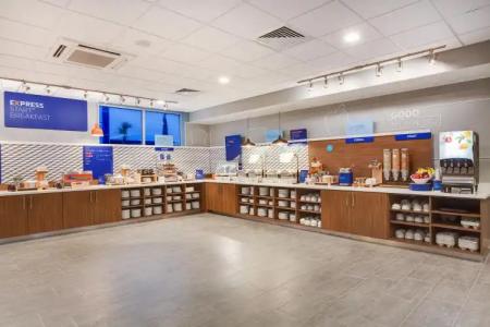 Holiday Inn Express & Suites Panama City Beach Beachfront by IHG - 33