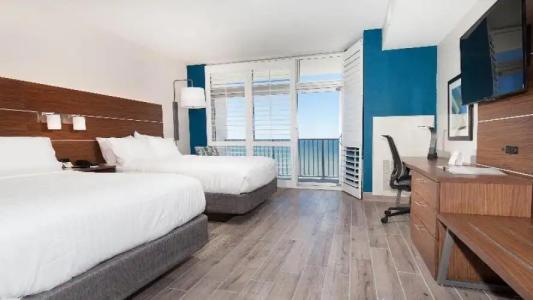 Holiday Inn Express & Suites Panama City Beach Beachfront by IHG - 71