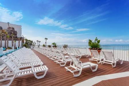 Holiday Inn Express & Suites Panama City Beach Beachfront by IHG - 26