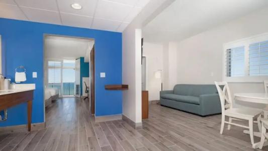 Holiday Inn Express & Suites Panama City Beach Beachfront by IHG - 124
