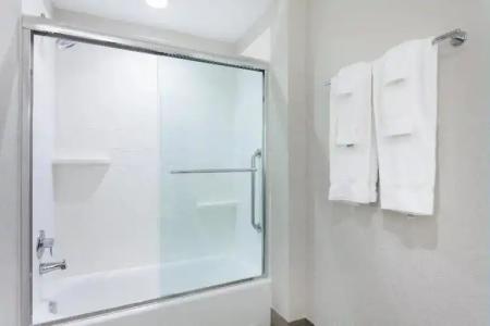 Holiday Inn Express & Suites Panama City Beach Beachfront by IHG - 55