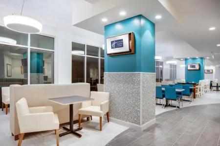 Holiday Inn Express & Suites Panama City Beach Beachfront by IHG - 15