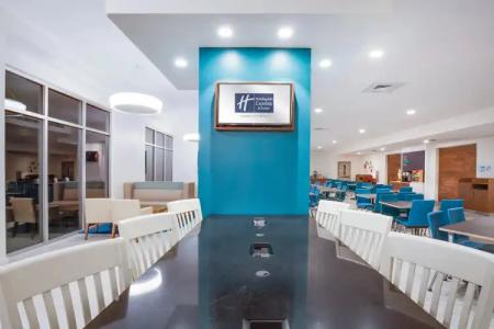 Holiday Inn Express & Suites Panama City Beach Beachfront by IHG - 16