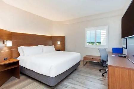 Holiday Inn Express & Suites Panama City Beach Beachfront by IHG - 115