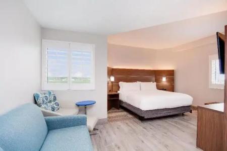 Holiday Inn Express & Suites Panama City Beach Beachfront by IHG - 60