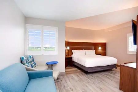 Holiday Inn Express & Suites Panama City Beach Beachfront by IHG - 102