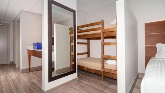 Holiday Inn Express & Suites Panama City Beach Beachfront by IHG - 88