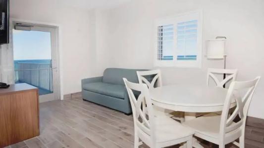 Holiday Inn Express & Suites Panama City Beach Beachfront by IHG - 134