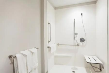Holiday Inn Express & Suites Panama City Beach Beachfront by IHG - 7