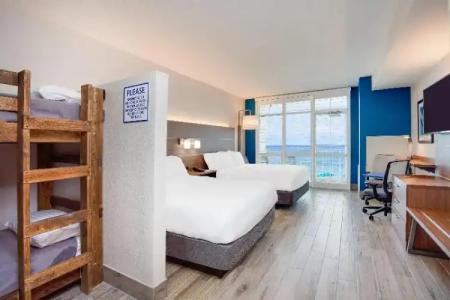 Holiday Inn Express & Suites Panama City Beach Beachfront by IHG - 136