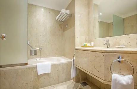 Dubai Marine Beach Resort & Spa - 101