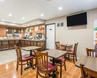 Quality Inn & Suites Santa Clara - 18