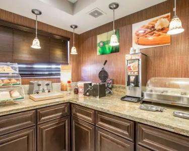 Quality Inn & Suites Santa Clara - 11