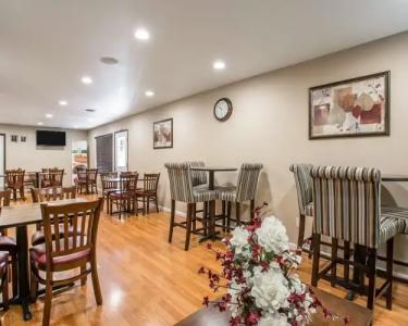 Quality Inn & Suites Santa Clara - 17