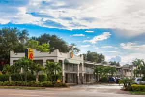 Super 8 by Wyndham Bradenton Sarasota Area, Bradenton