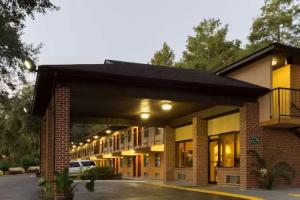 Howard Johnson by Wyndham Tallahassee, Tallahassee