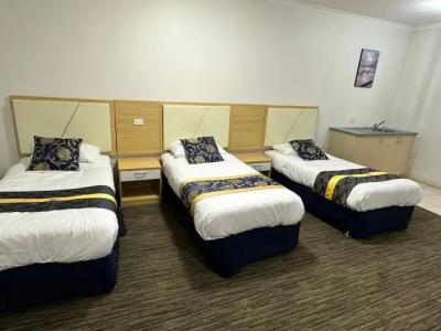 Jacksons Motor Inn - 1