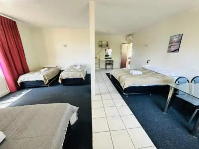 Jacksons Motor Inn - 5