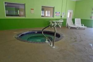 Red Roof Inn PLUS+ & Suites – I-95, Savannah