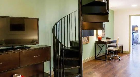 Indigo Savannah Historic District, an IHG - 87