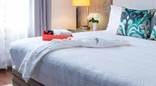 Indigo Savannah Historic District, an IHG - 84