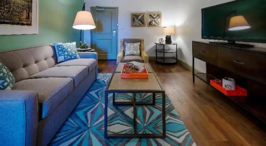 Indigo Savannah Historic District, an IHG - 86