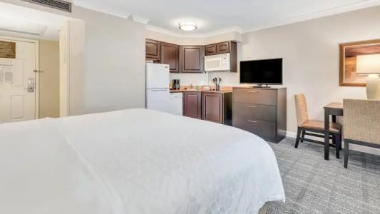 Staybridge Suites Savannah Historic District, an IHG - 26