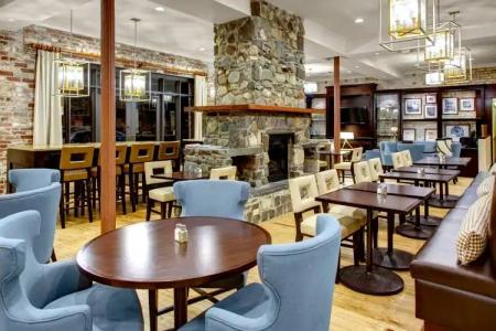 Staybridge Suites Savannah Historic District, an IHG - 16