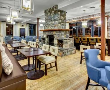 Staybridge Suites Savannah Historic District, an IHG - 18