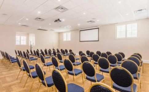 Staybridge Suites Savannah Historic District, an IHG - 13