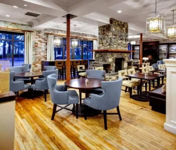 Staybridge Suites Savannah Historic District, an IHG - 17