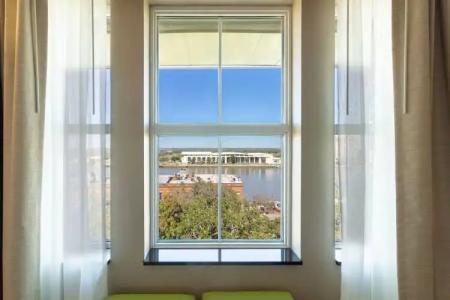 Holiday Inn Express Savannah - Historic District, an IHG - 66